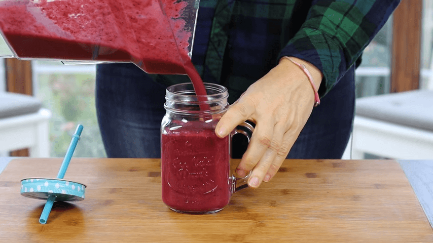 Batido de frutos rojos, chía y té verde