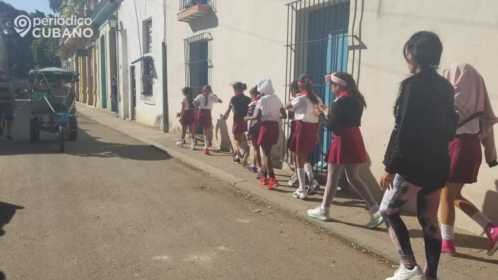 ninos pioneros estudiantes