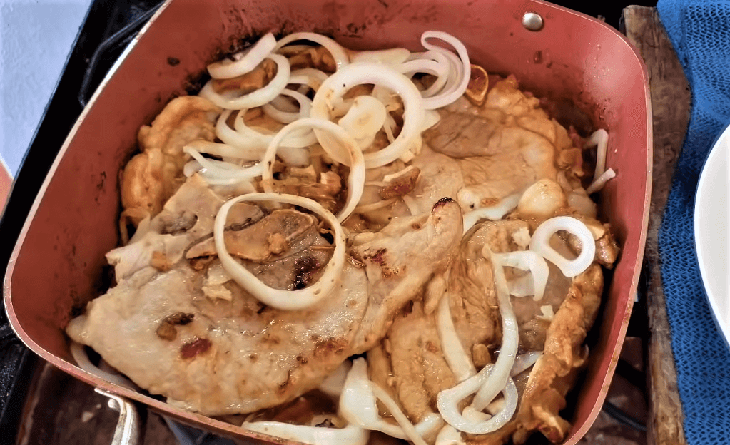 Cerdo frito a la criolla