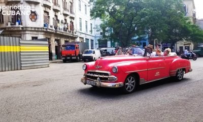 Automóviles clásicos y de famosos en La Habana