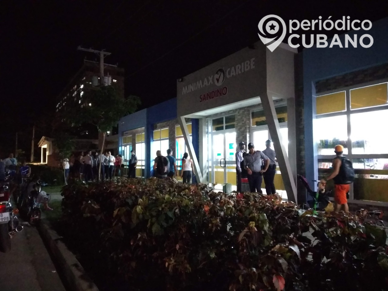 Prensa oficialista reconoce desabastecimiento en las tiendas en divisa