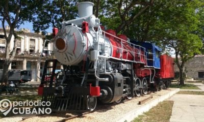 Video viral: Cubanos empujan un tren para que arranque