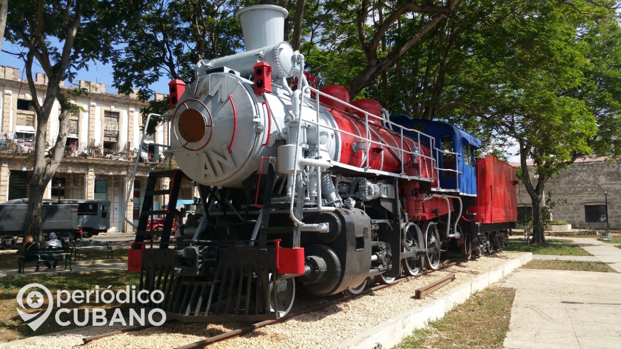 Video viral: Cubanos empujan un tren para que arranque