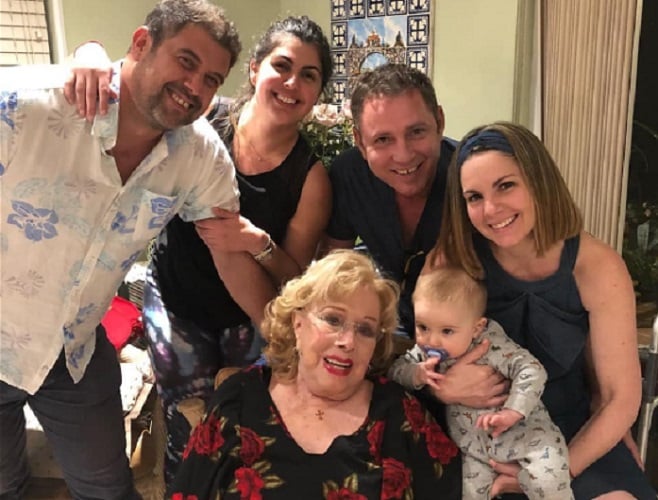 Rosita Fornés celebra sus 97 años junto a su familia en EEUU