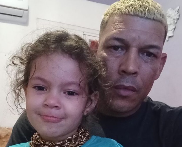 Limay Blanco junto a su hija Maily