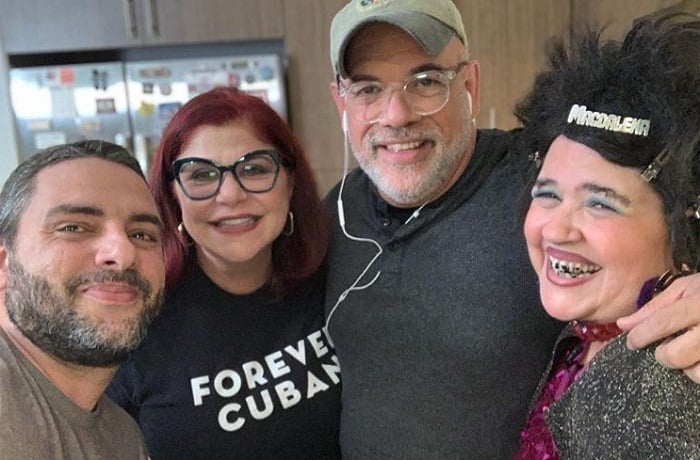 Susana Pérez junto a Judith González y otros amigos