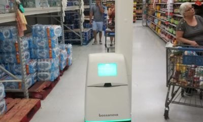 Walmart estrena en Hialeah un robot que limpia la tienda, los cubanos quedan asombrados