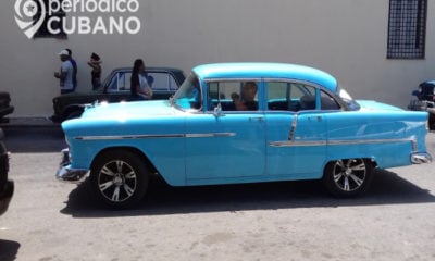 Auto antiguo o "almendrón" en Cuba