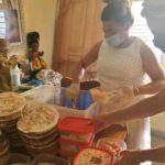 Malú Cano reparte alimentos a personas transgéneros en La Habana en medio del coronavirus (1)
