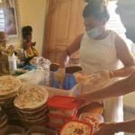 Malú Cano reparte alimentos a personas transgéneros en La Habana en medio del coronavirus (1)