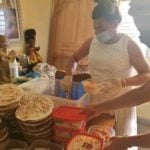 Malú Cano reparte alimentos a personas transgéneros en La Habana en medio del coronavirus (1)