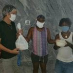 Malú Cano reparte alimentos a personas transgéneros en La Habana en medio del coronavirus (8)
