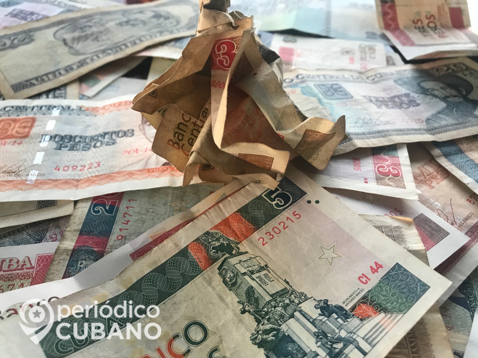 Ante la asfixia económica, Cuba abre cuentas bancarias para donaciones