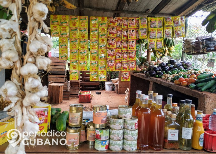 Productos agrícolas en un mercado en Cuba