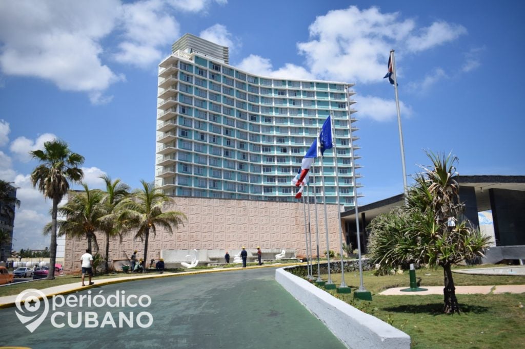 Cubanos tendrán descuentos si reservan hoteles pagando con dólares