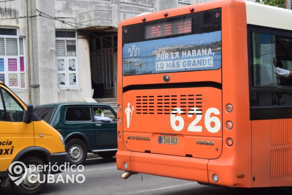 Desde este viernes los cubanos pueden comprar pasase en guaguas nacionales por Internet