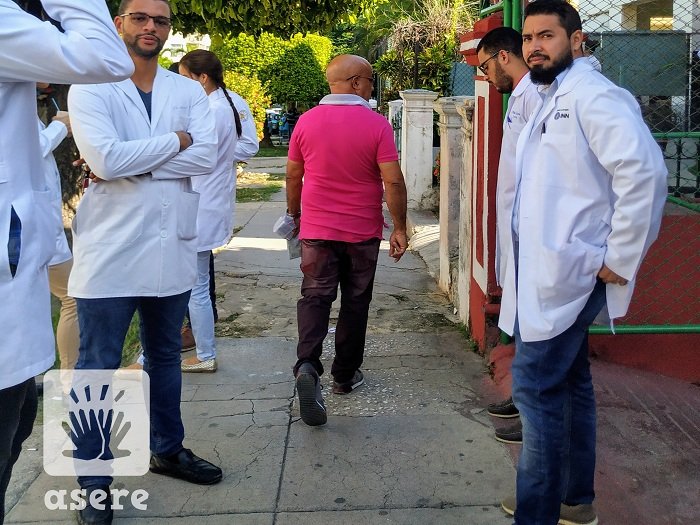 ¿Médicos cubanos de misión en Miami por el Covid-19?
