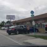 Joven cubano chocó en Hialeah cuando conducía un Mercedes Benz