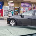 Joven cubano chocó en Hialeah cuando conducía un Mercedes Benz