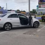 Joven cubano chocó en Hialeah cuando conducía un Mercedes Benz