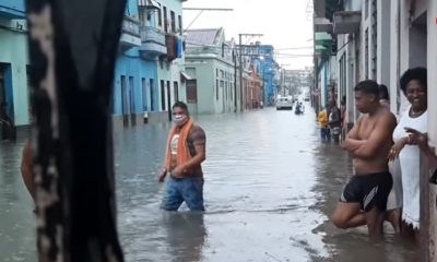 Centro Habana se inunda luego de que tormenta local colapsara el sistema de drenaje