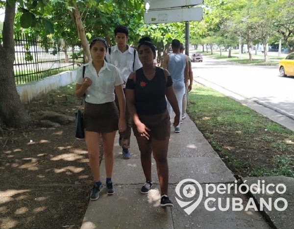 Cubana de 15 años en La Habana reportada en estado grave por COVID-19