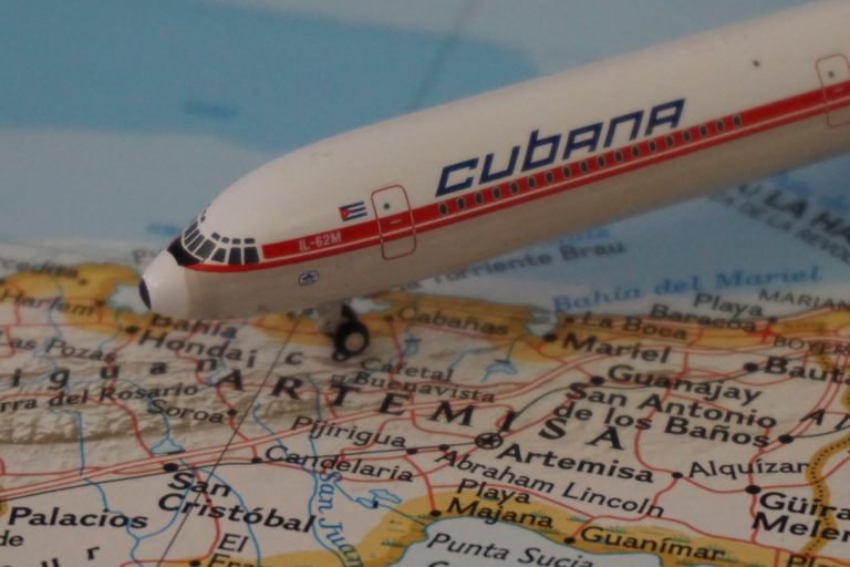 Cubana de Aviación reanuda servicios en oficinas comerciales