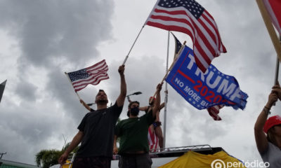 Manifestacion a favor de Donald Trump 2020 en la calle 40 del Sw en Miami frente al restaurant La Carreta (5)