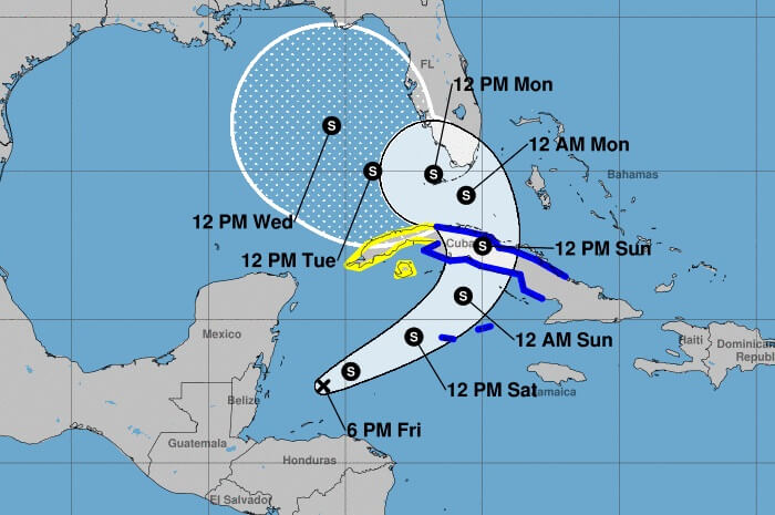 Sur de Florida se prepara para las lluvias que ocasionaría la tormenta tropical Eta