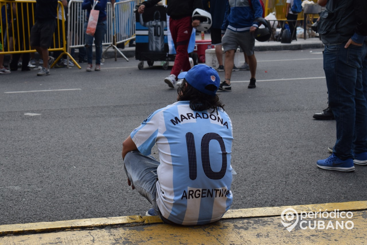 Revelan mensajes de WhatsApp sobre la muerte de Maradona