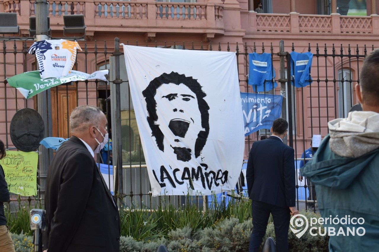 Fiscalía argentina agrava los cargos contra los imputados por la muerte de Maradona