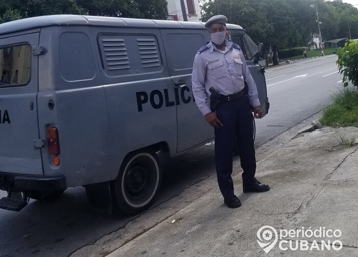 Tensión en La Habana: arrestan a un joven cuando acompañaba a su madre en una cola