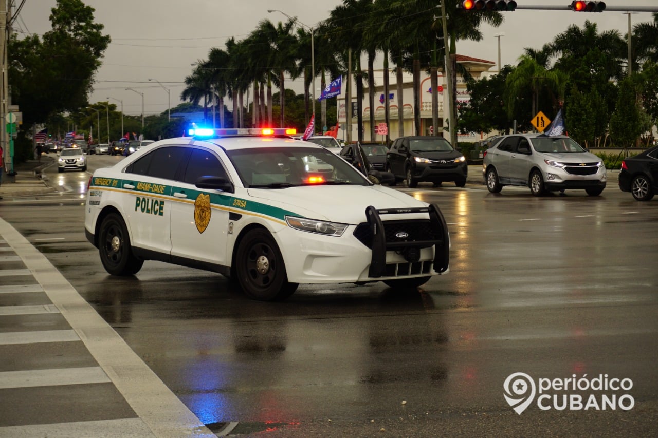Patrulla policial en Miami-Dade. (Foto ilustrativa © Periódico Cubano)