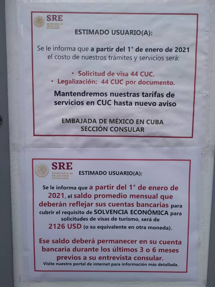 Anuncio en los exteriores de la Embajada de México en Cuba