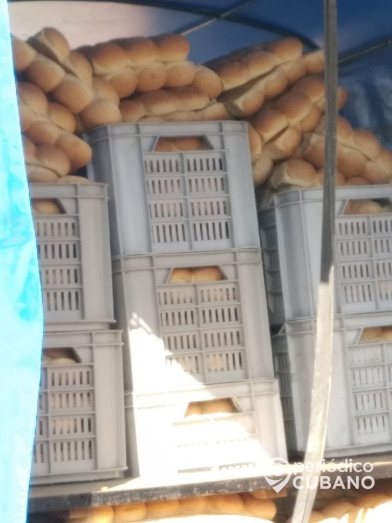 En La Habana rebajan 20 centavos al precio del pan, pero le reducen su peso