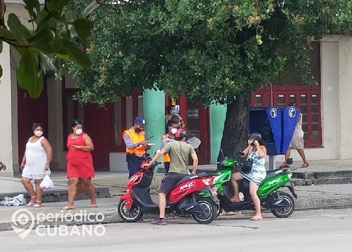 Organizan venta de motorinas desmanteladas decomisadas por el MININT