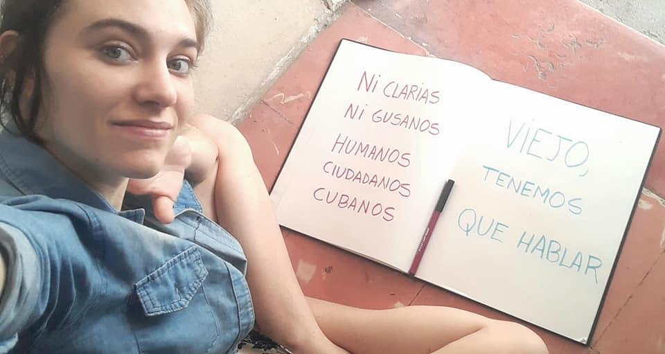 Artista Camila Lobón explica sucesos del 27 de enero