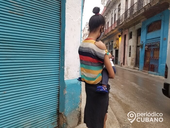 Madres preocupadas por los ensayos de vacunas cubanas contra Covid-19 en niños