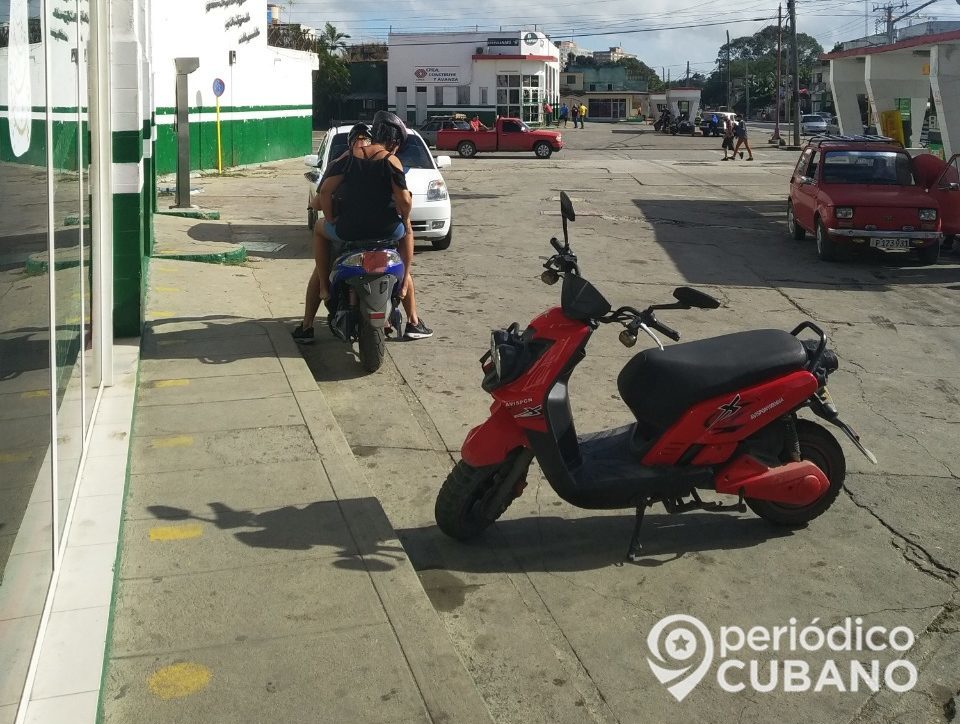 Multas y retenciones de motorinas eléctricas por transitar sin licencia