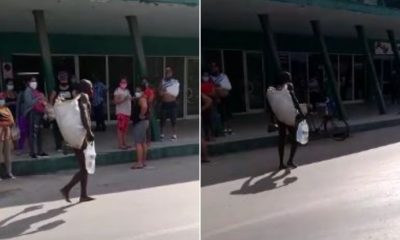 La escandalosa protesta de un cubano frente a una tienda de Villa Clara