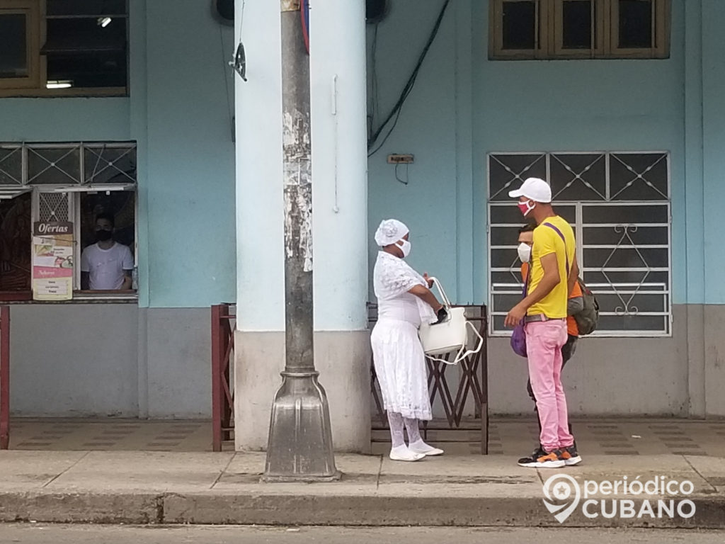 El sector estatal no ofrece prestaciones laborales acordes con el elevado costo de la vida en Cuba (Foto: Periódico Cubano)