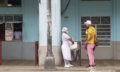 El sector estatal no ofrece prestaciones laborales acordes con el elevado costo de la vida en Cuba (Foto: Periódico Cubano)