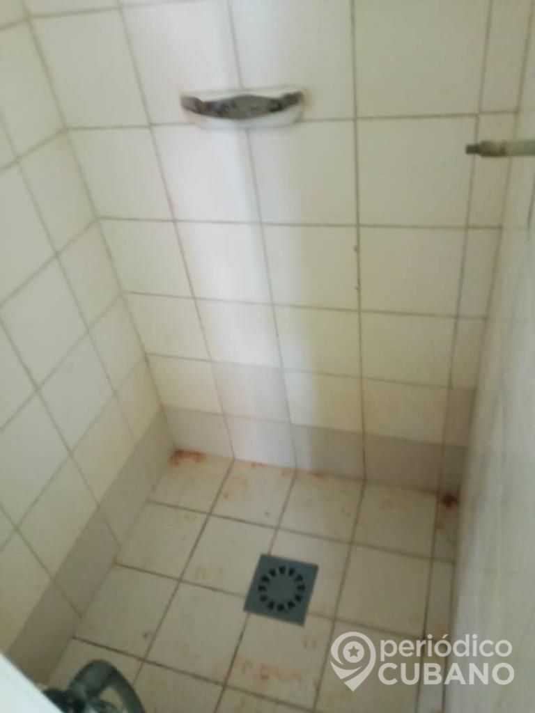 El “hospital nuevo” de Santa Clara sin agua y con “palos en la cama” (Foto: Periódico Cubano)