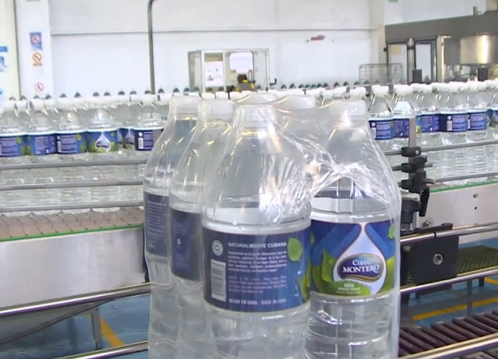 Embotelladora en Cienfuegos sufre pérdidas tras la disminución del turismo por Covid-19