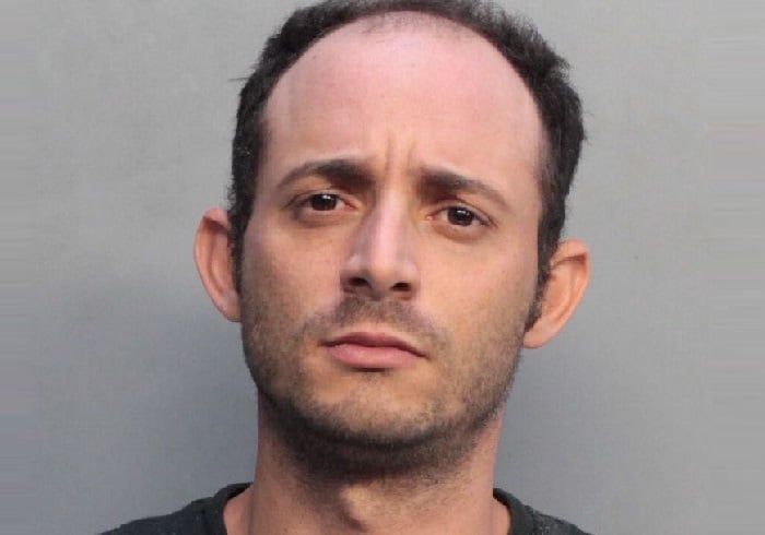 Cubano arrestado en Miami lo sorprendieron mientras comía arroz congrí en una casa que entró a robar