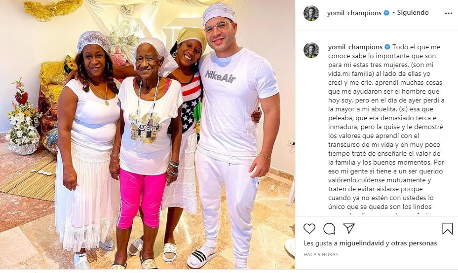 Publicación en Instagram de Yomil en honor a su abuelita recién fallecida