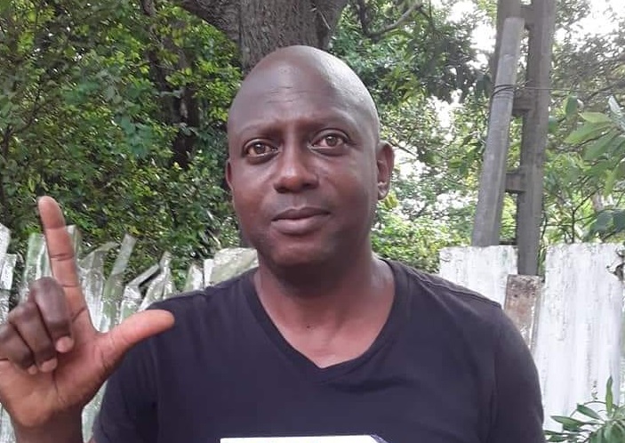 El activista Adrián Curuneaux sigue detenido por tratar de visitar a Otero Alcántara