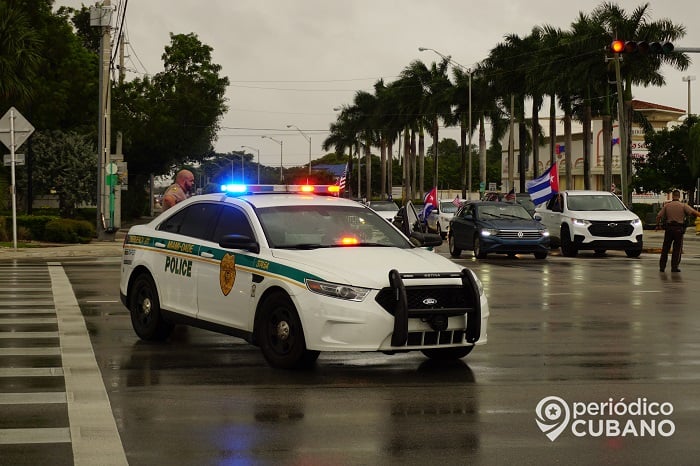 Thieves steal a piece from a Cuban's work truck in Miami