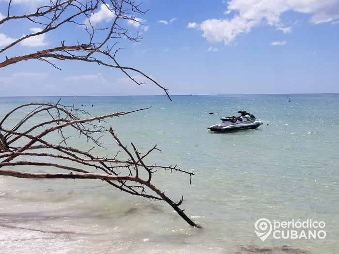 Cuban woman who arrived in the United States on a jet ski is deported