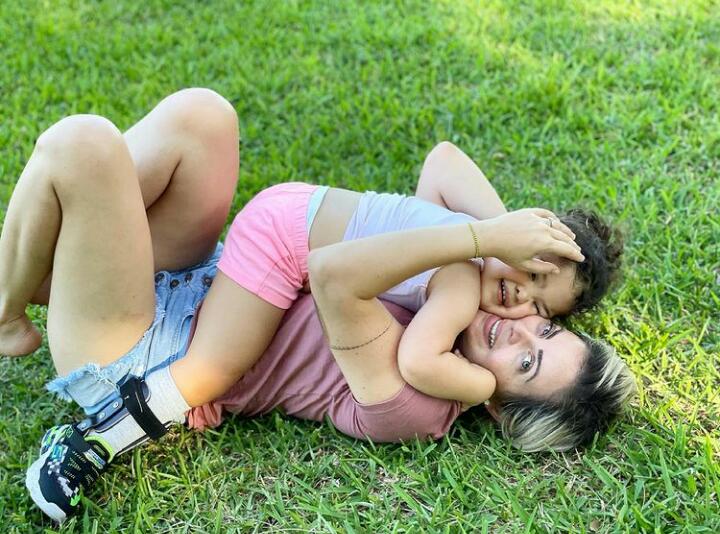 Claudia Valdés y su hija